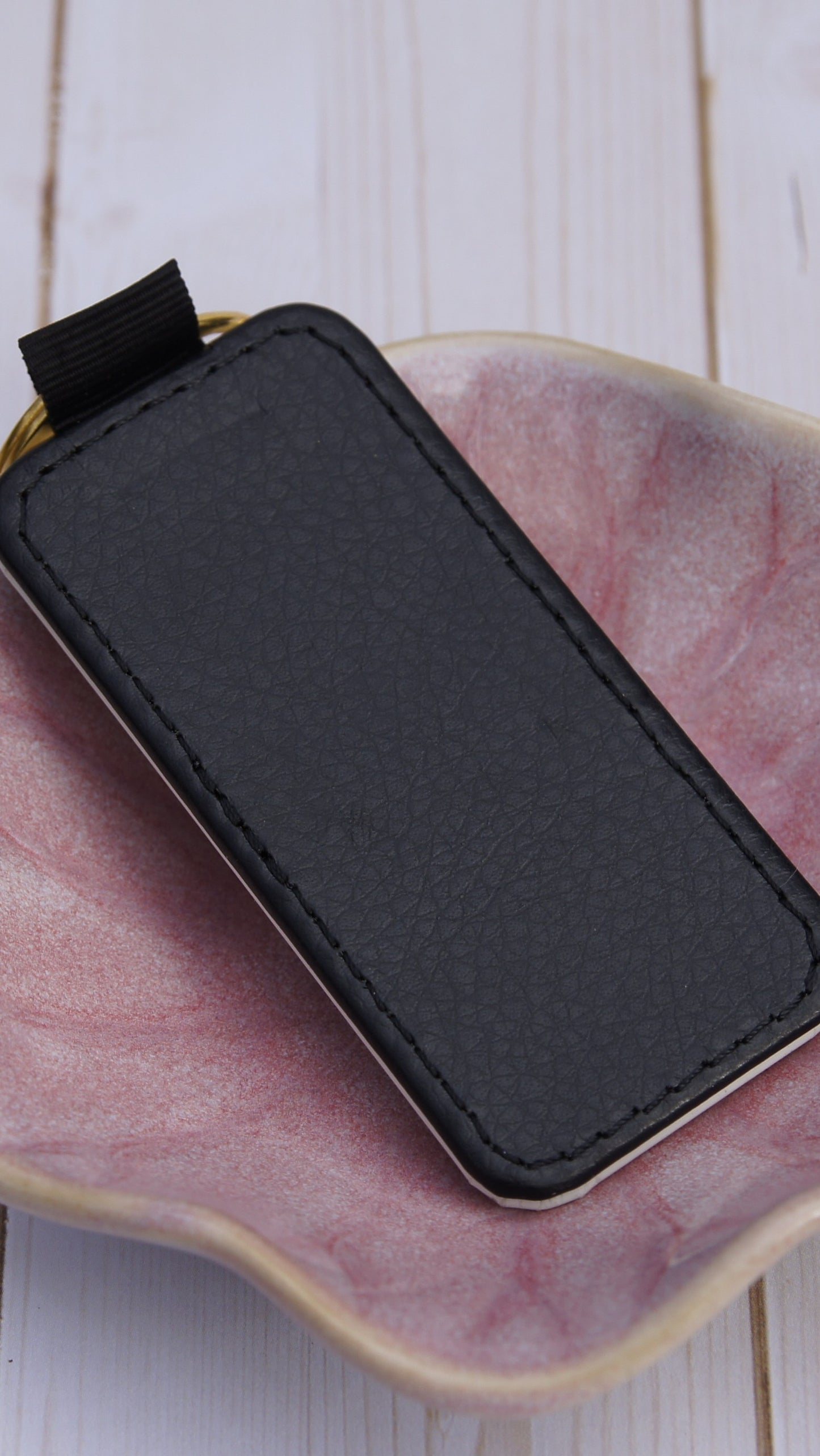 PU leather keychain with “Bet on Yourself” quote, gold star charm, and tassel, symbolizing courage and confidence by Belivra.