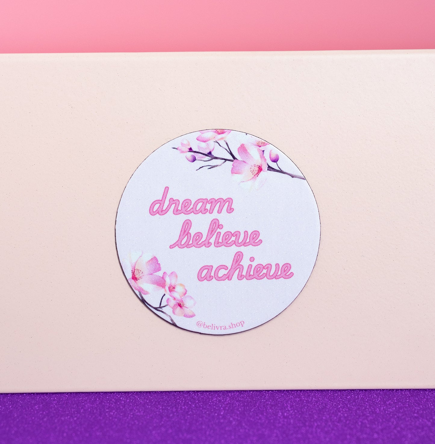 Dream Magnet round